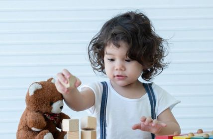 Gebrauchtes Spielzeug: Nachhaltig, aber auf Schadstoffe (Foto: VZ NRW/adpic)