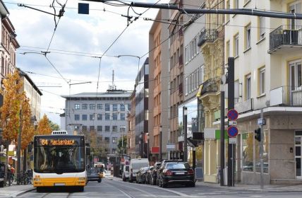 Vereisung der Fahrleitungen stoppt Straßenbahnen in Mainz (Foto: AdobeStock - Qju Creative 342407452)