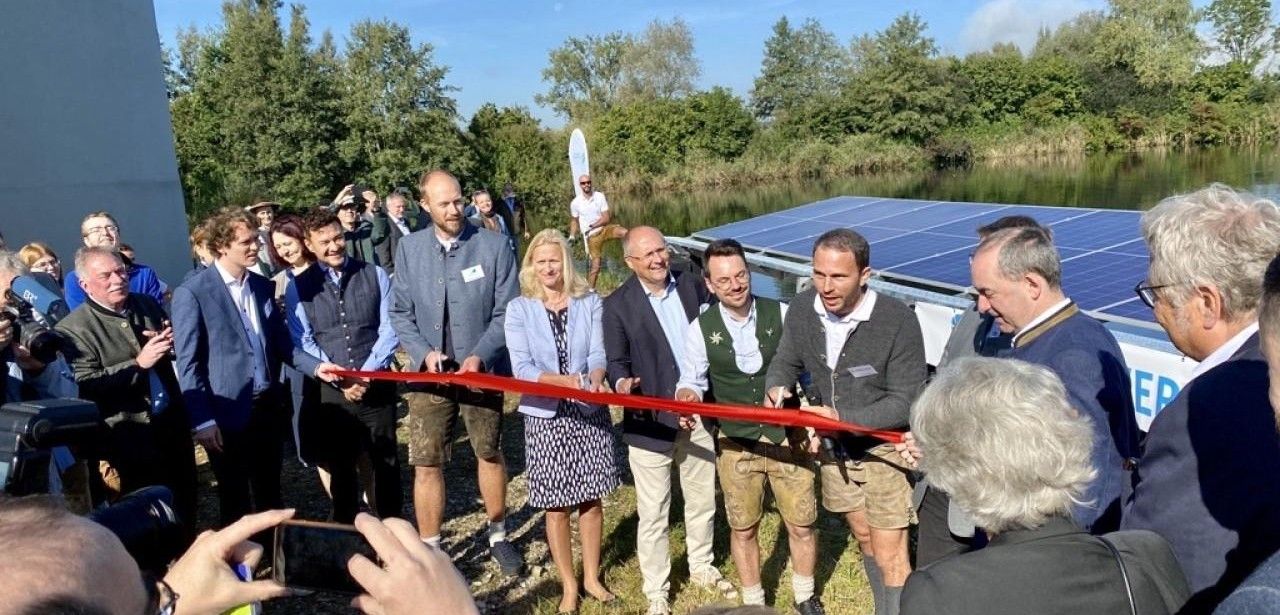 Schwimmende Photovoltaikanlage revolutioniert Energiegewinnung auf (Foto: SINN Power GmbH)