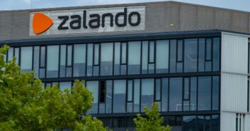 Zalando-Logistikzentrum in Erfurt, eines der größten Europas (Foto: AdobeStock 945640349- kittyfly)